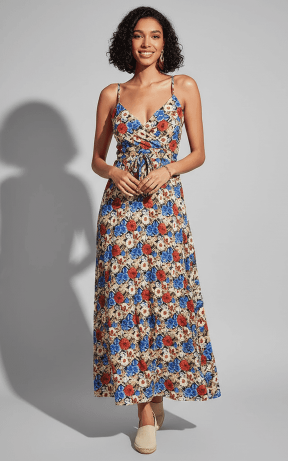 ビーチウェディングとフォーマルなリゾートウェア用のVネック付きホワイト刺繍フローラルマキシドレス